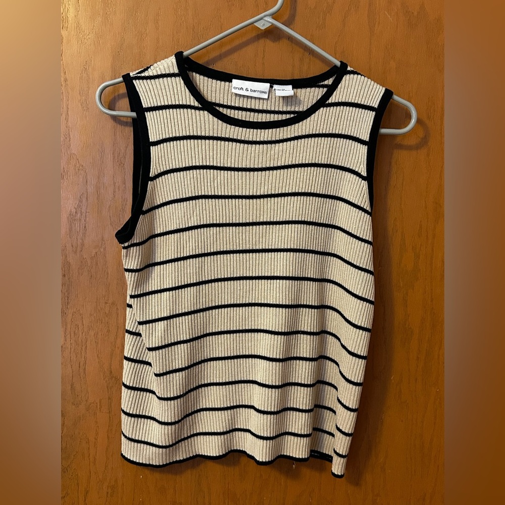 Tank top: business casual style